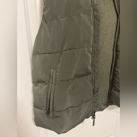 Gap Fur Hooded Vest - Picture 5 of 5